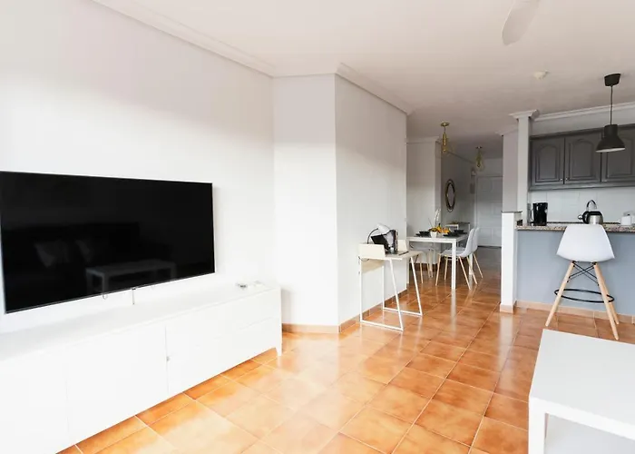 Mahi Vacation In Tenerife Sur 圣米格尔德阿沃纳